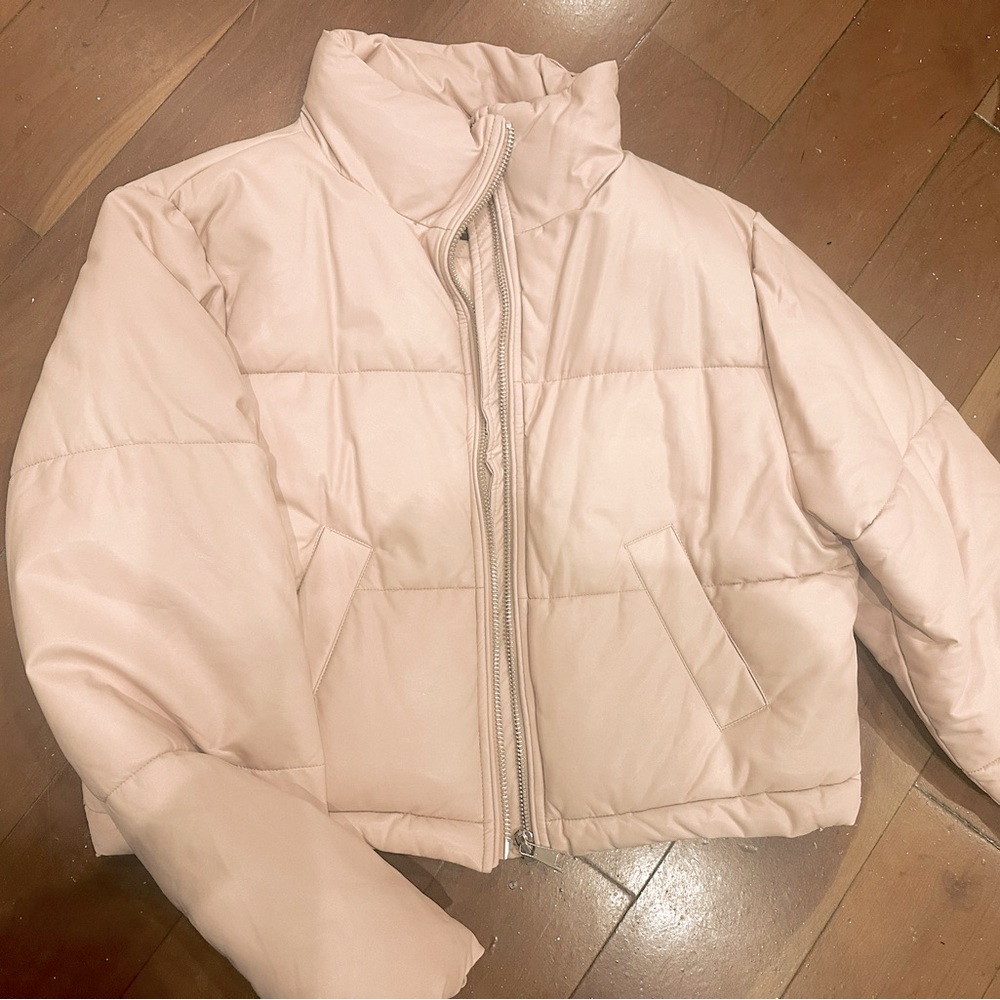 ANWND cropped puffer jacket - medium - great condition!!